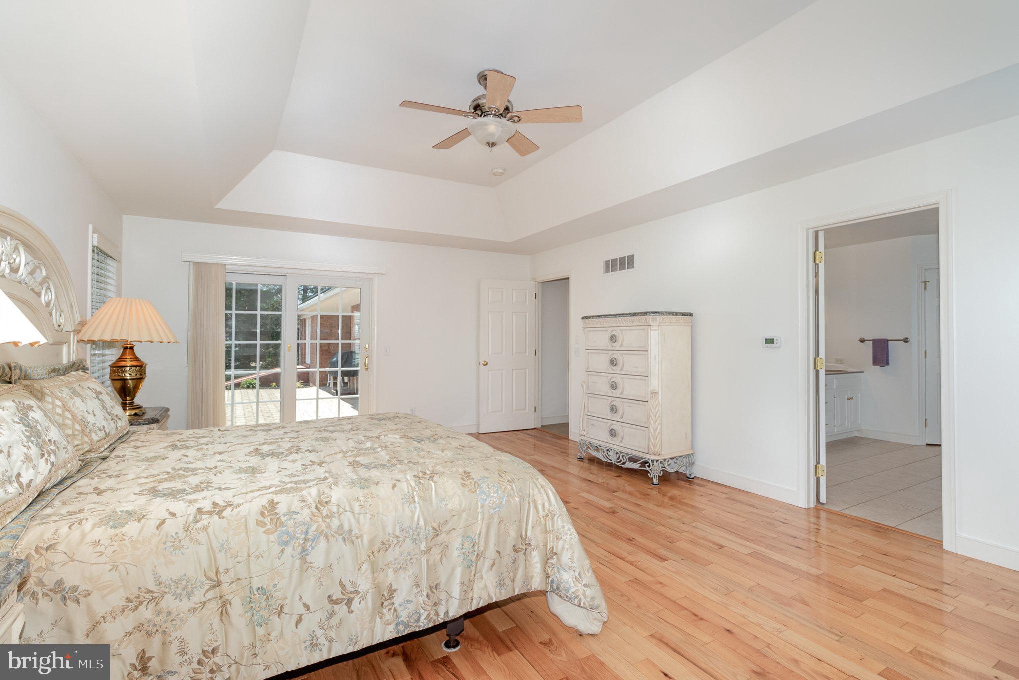 30 Summit Dr