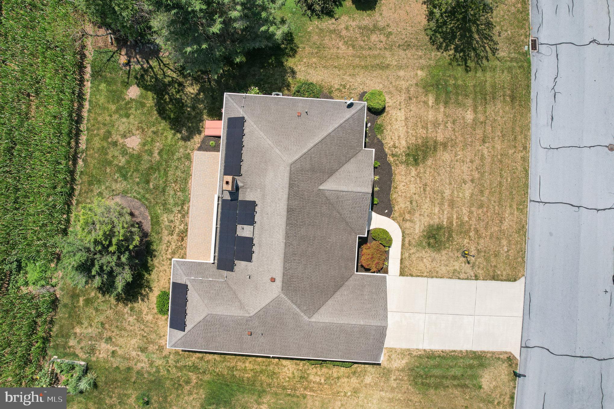 30 Summit Dr