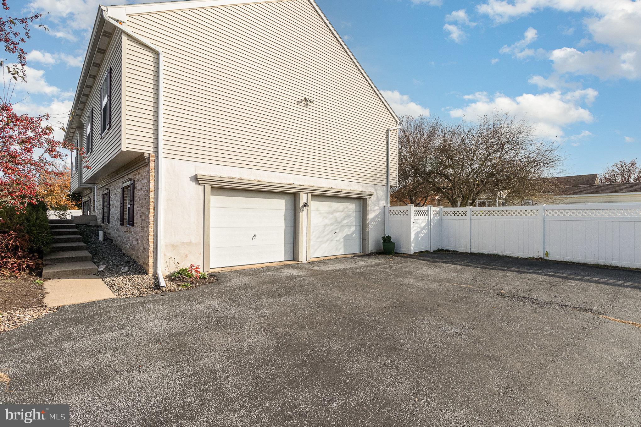 50 Rye Ln