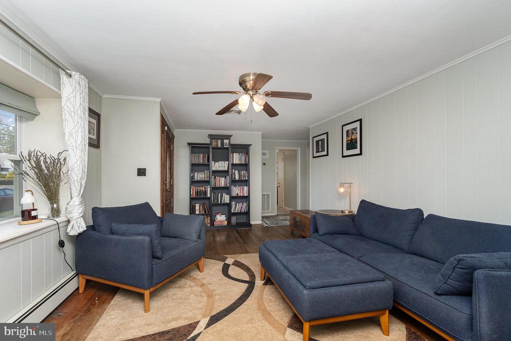 808 W Maple St