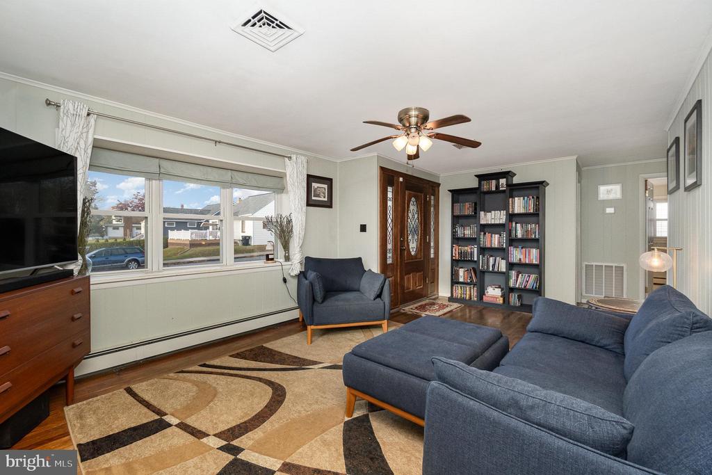 808 W Maple St