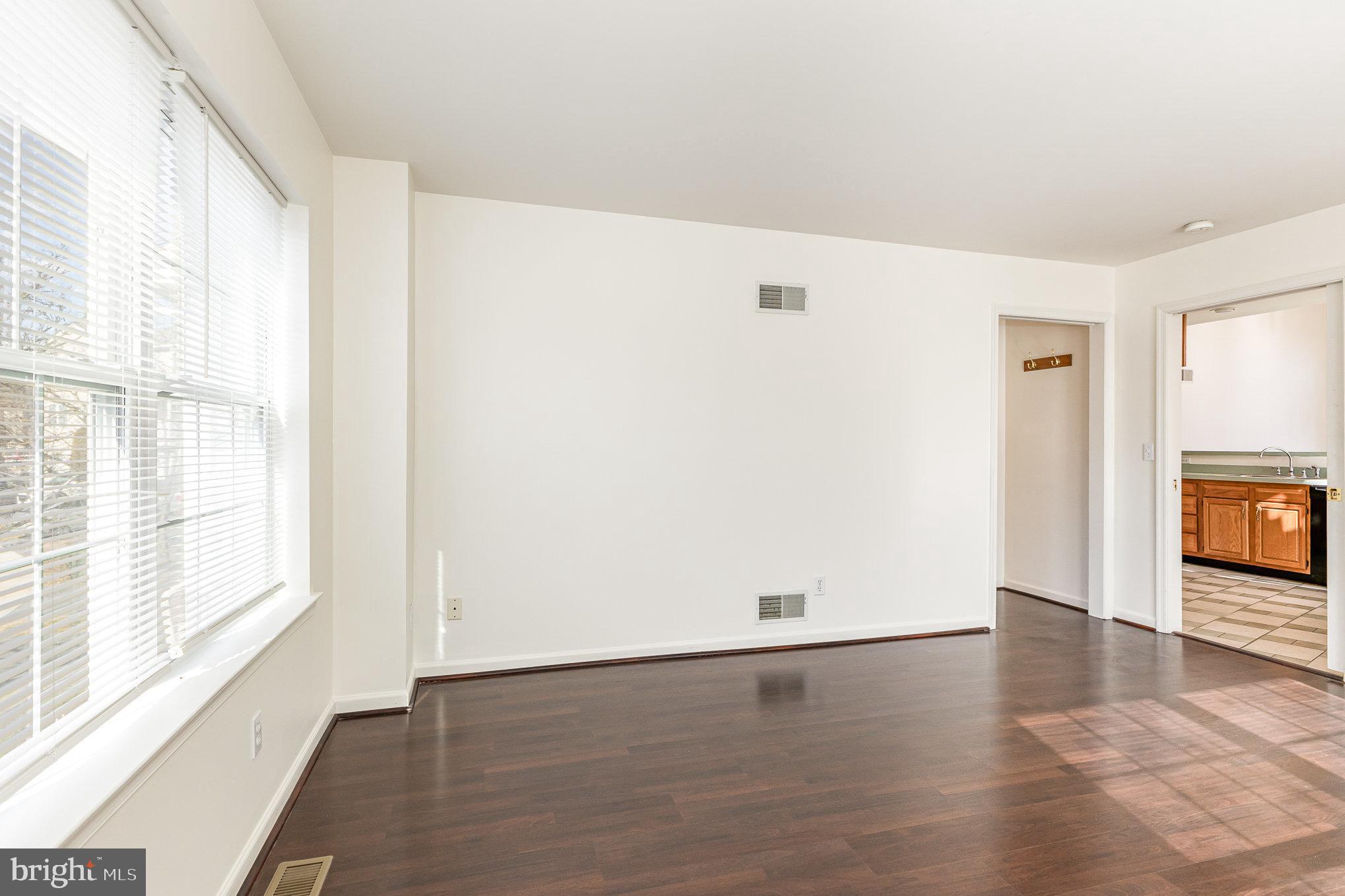 108 Woodside Ct