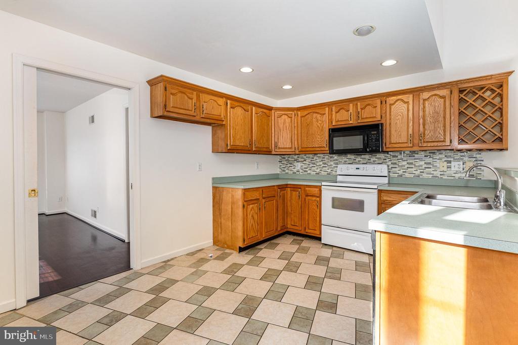 108 Woodside Ct
