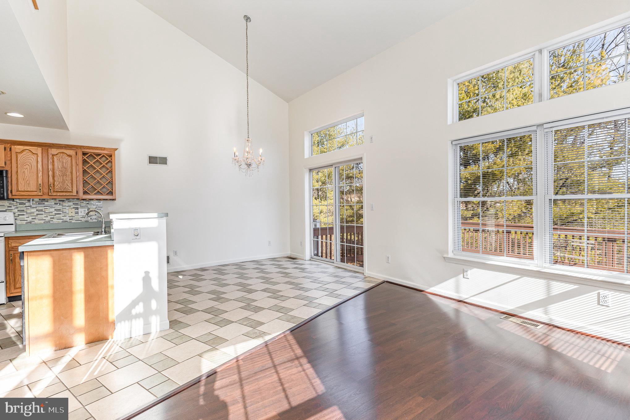 108 Woodside Ct