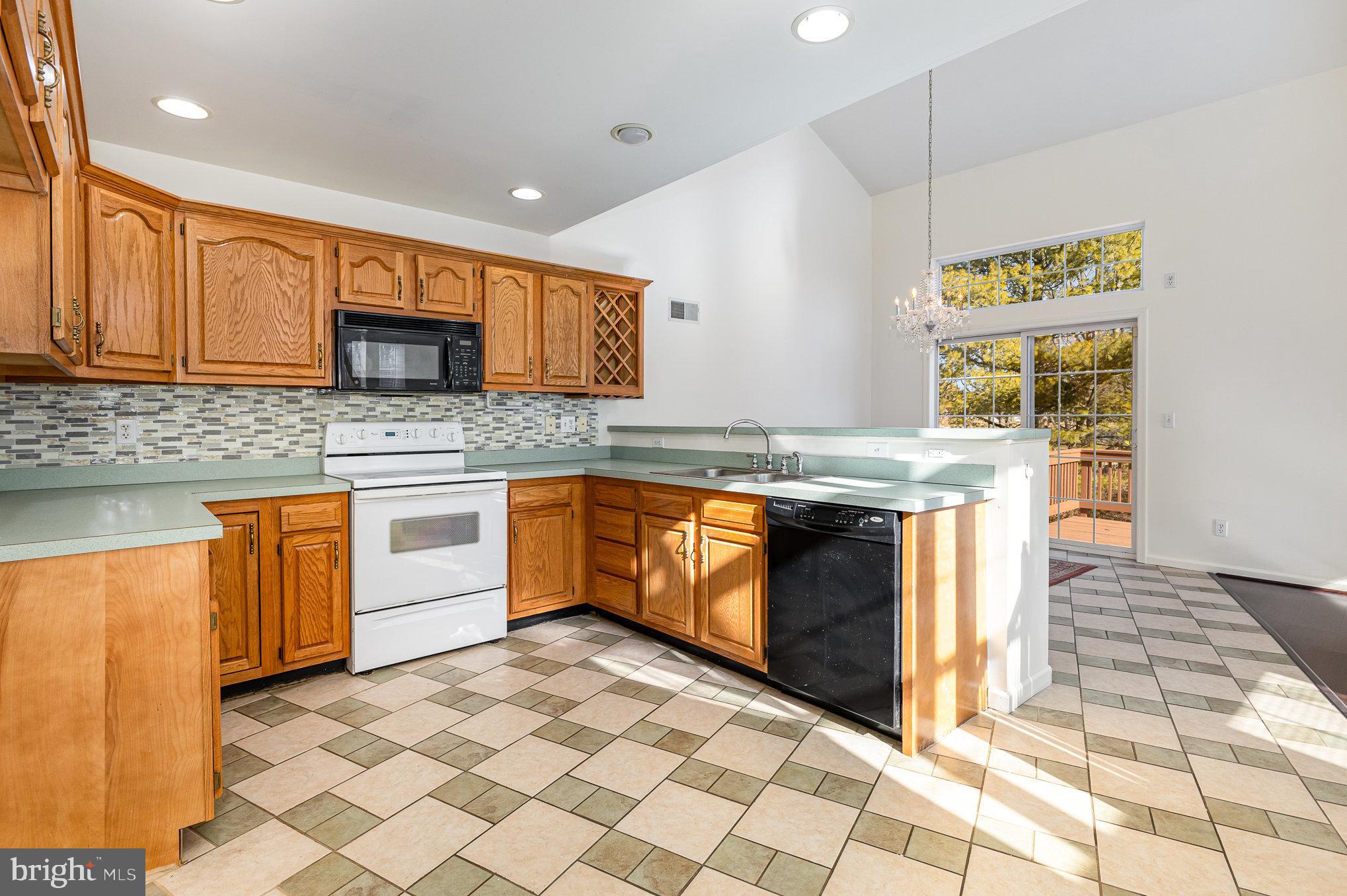 108 Woodside Ct