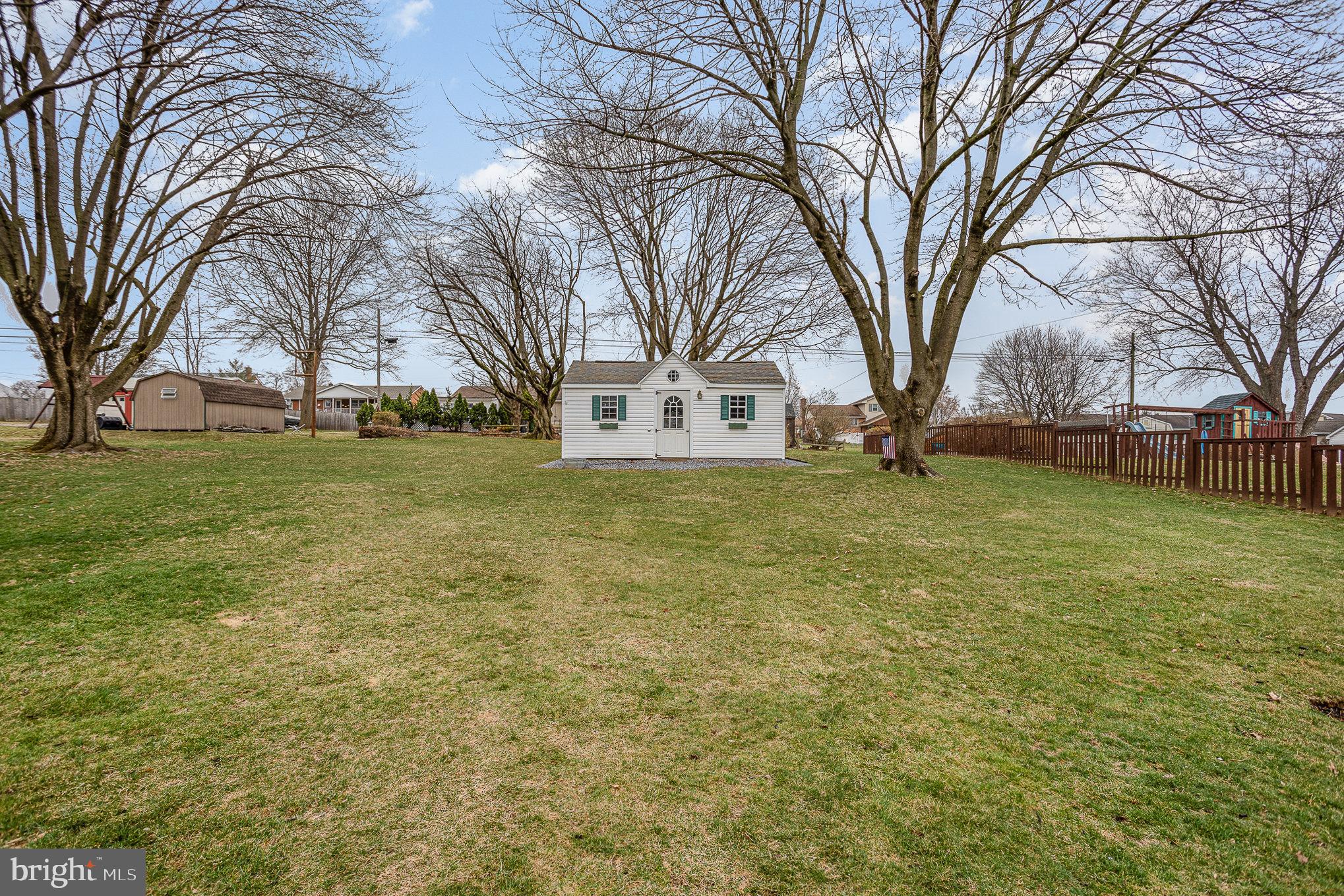 706 W Oak St