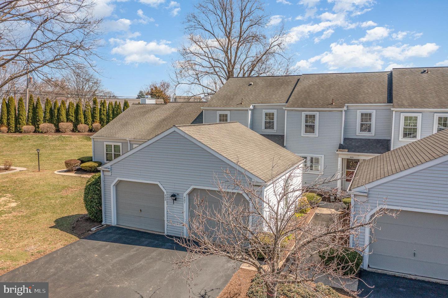 407 Cambridge Ct