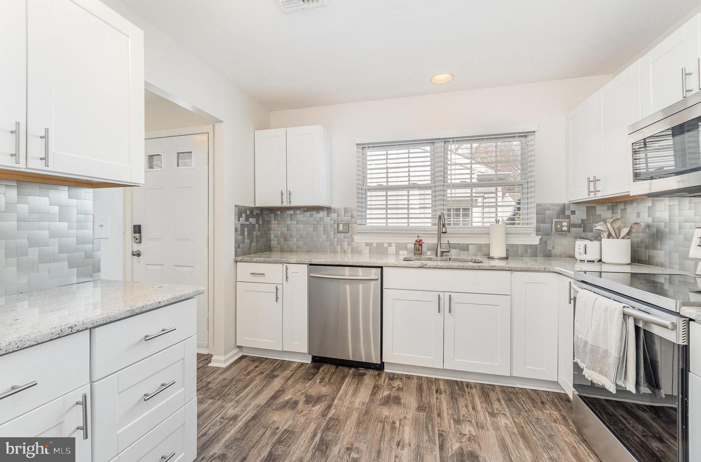 407 Cambridge Ct