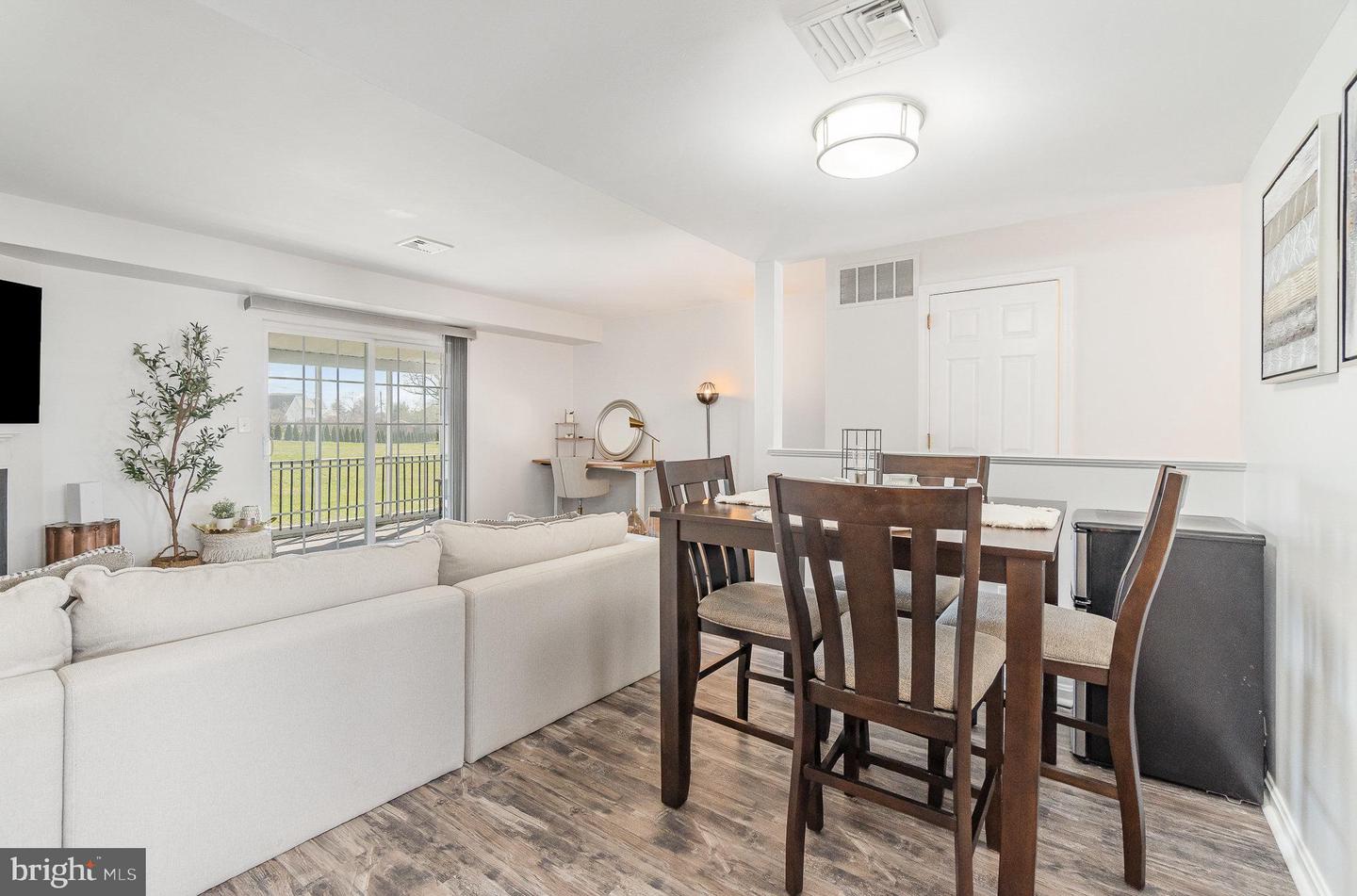 407 Cambridge Ct