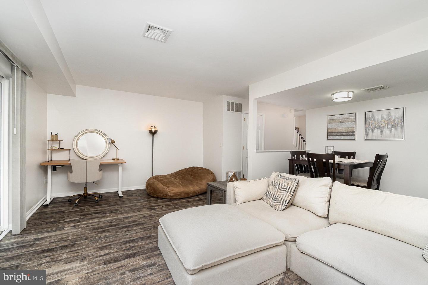 407 Cambridge Ct