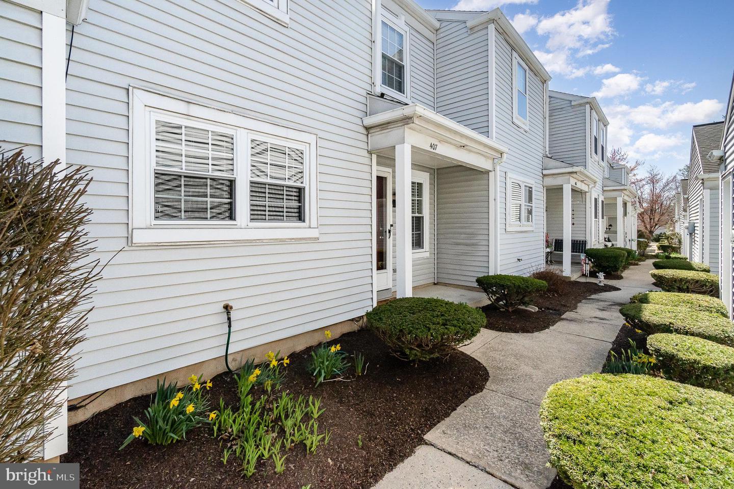 407 Cambridge Ct