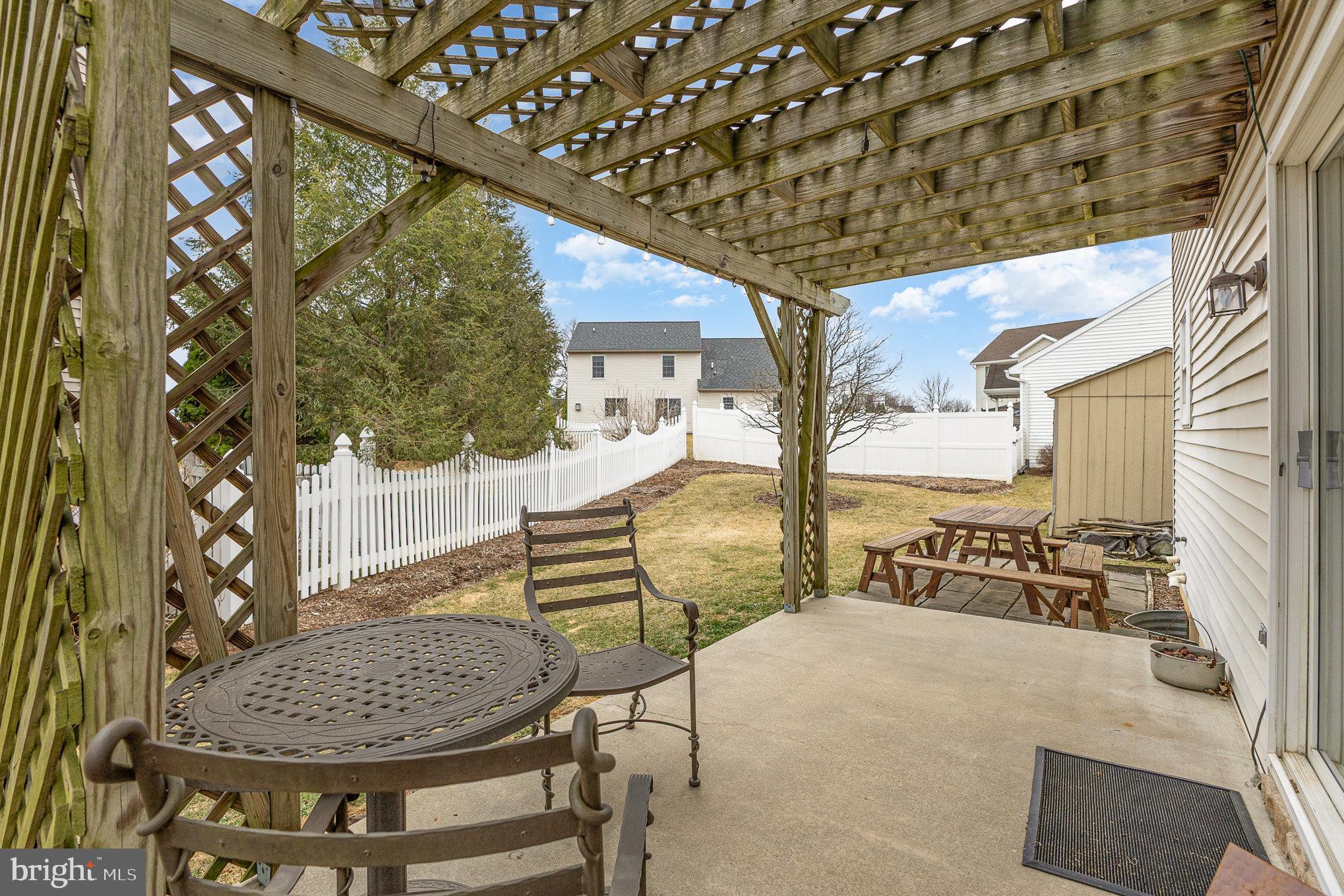 457 Oak Ln