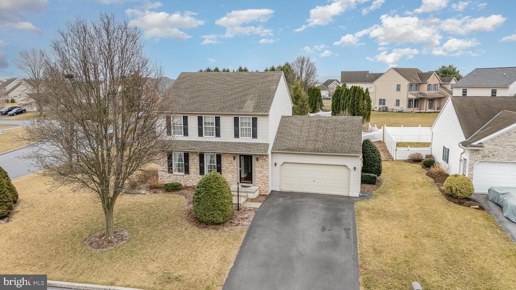 457 Oak Ln