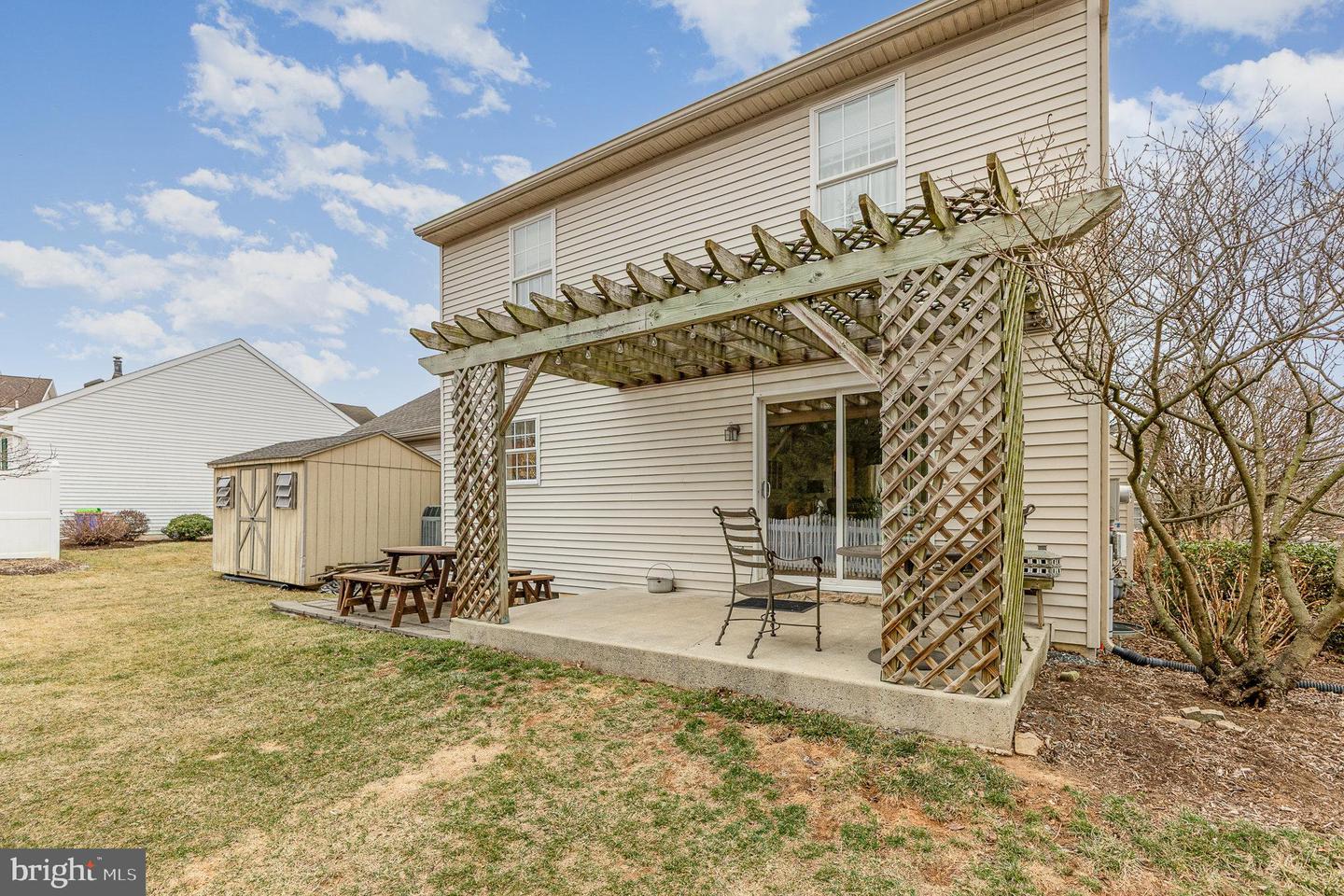 457 Oak Ln
