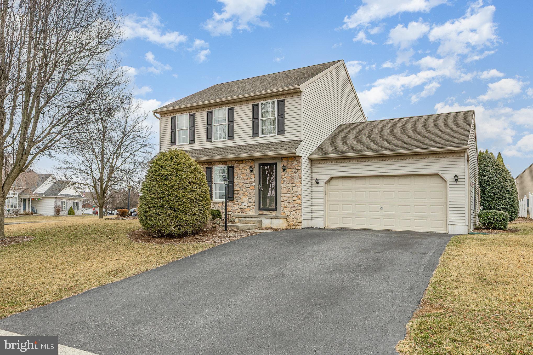 457 Oak Ln
