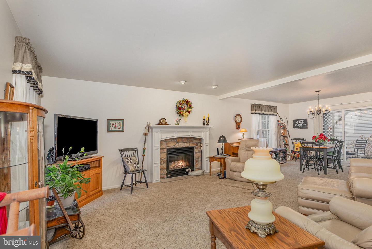 457 Oak Ln