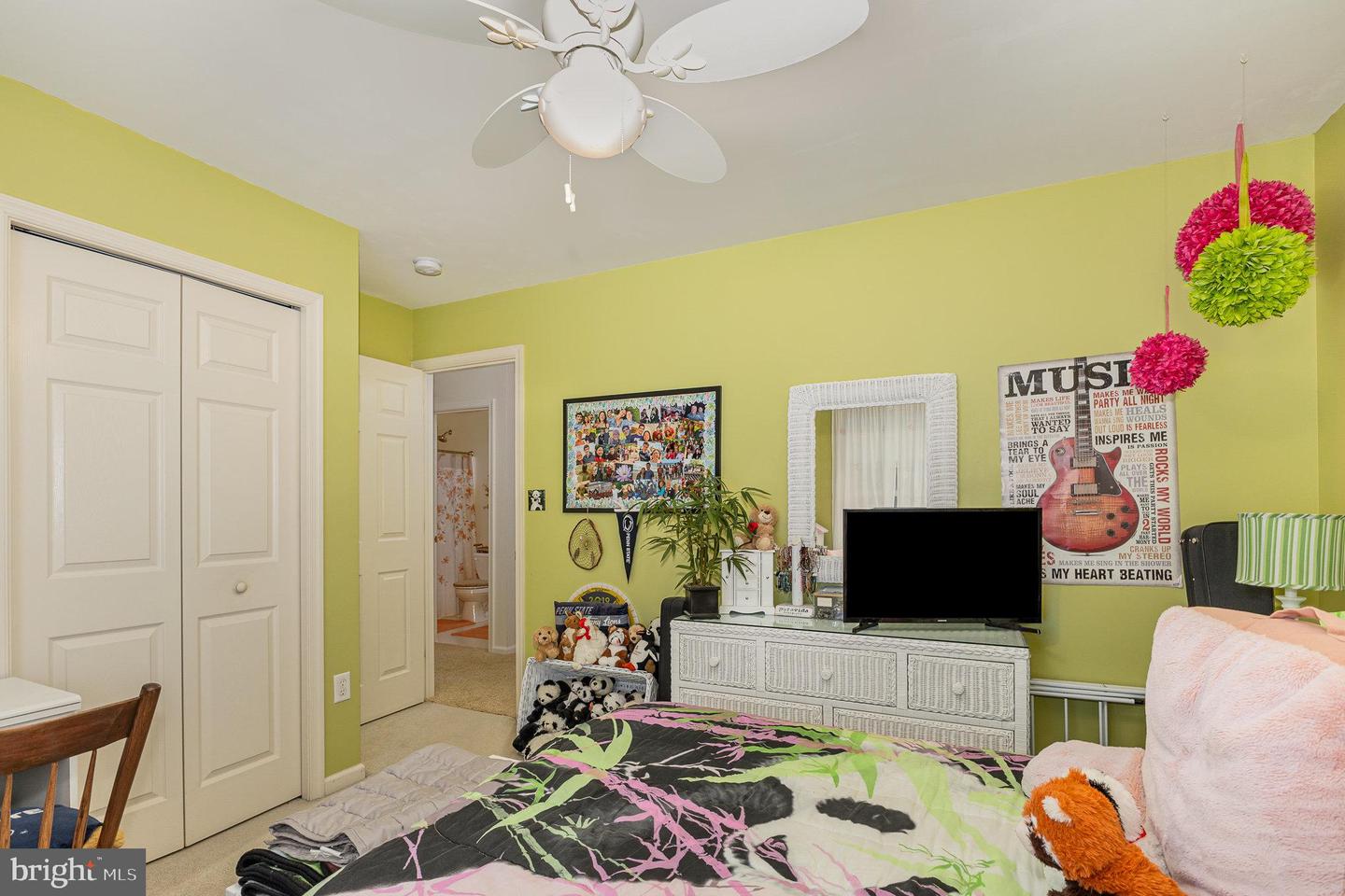 457 Oak Ln