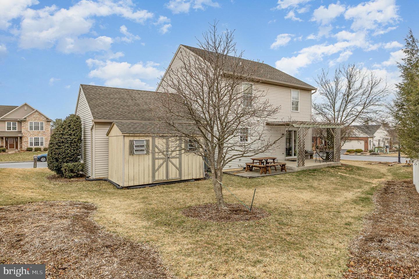 457 Oak Ln