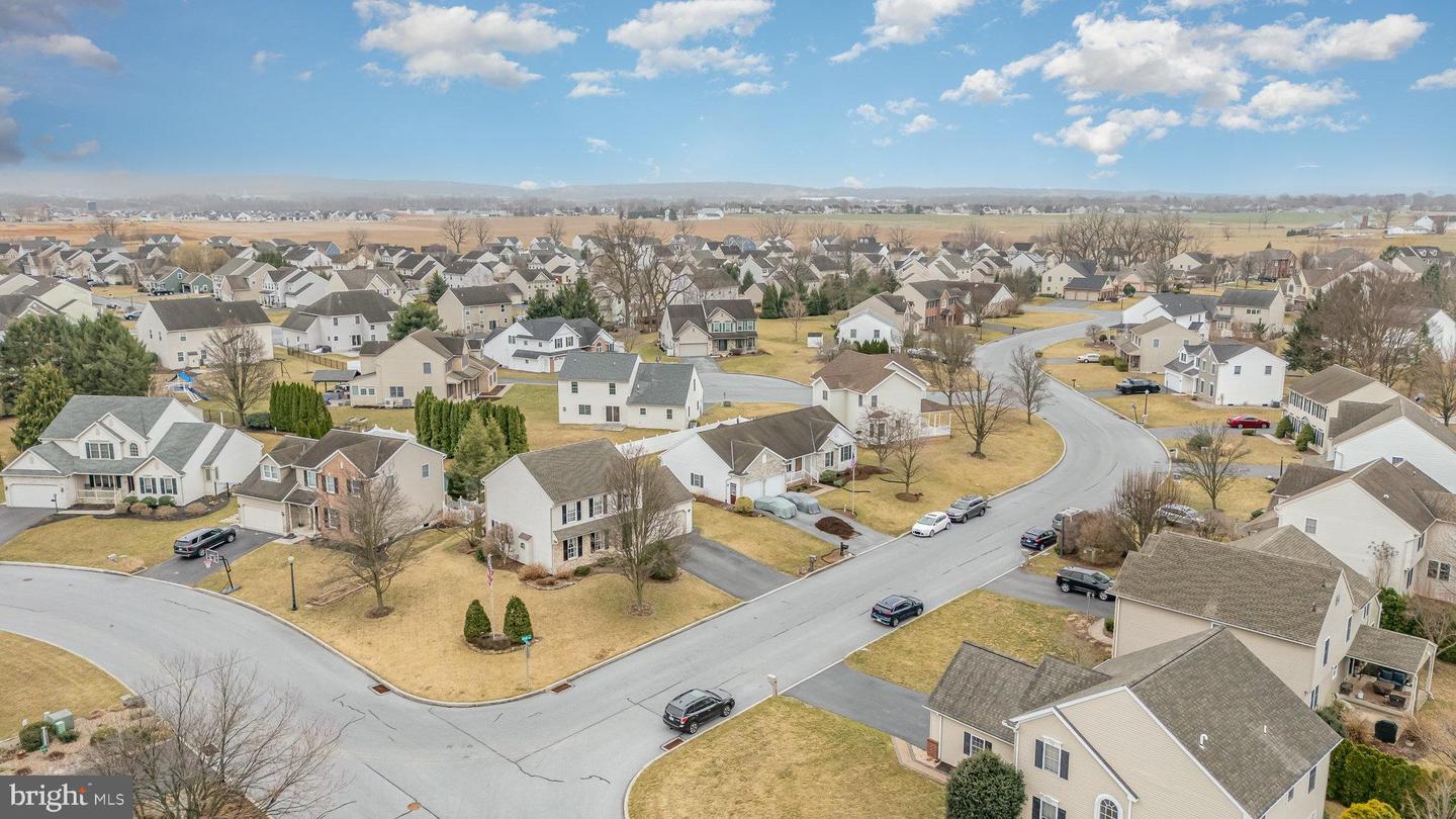 457 Oak Ln