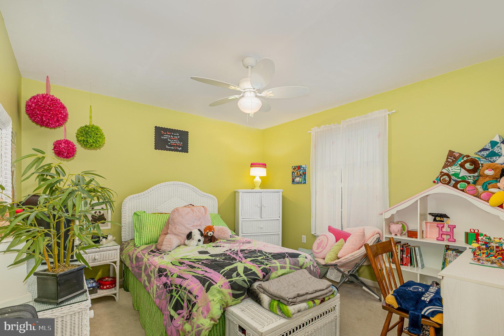 457 Oak Ln