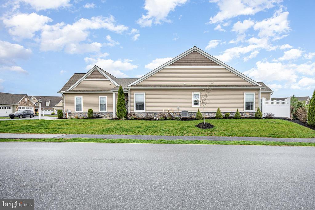 118 S Village Cir