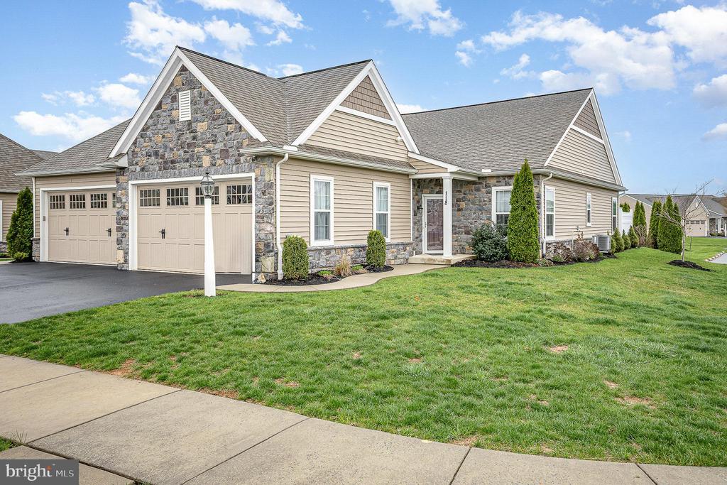 118 S Village Cir