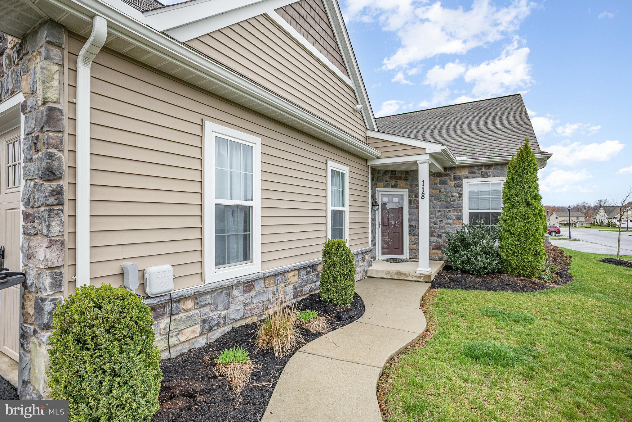 118 S Village Cir