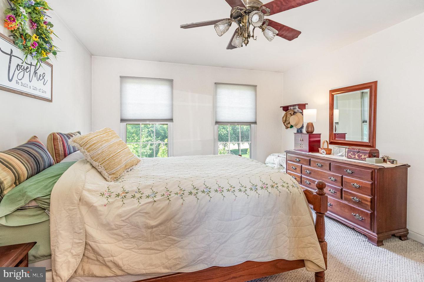 573 Old Farm Rd