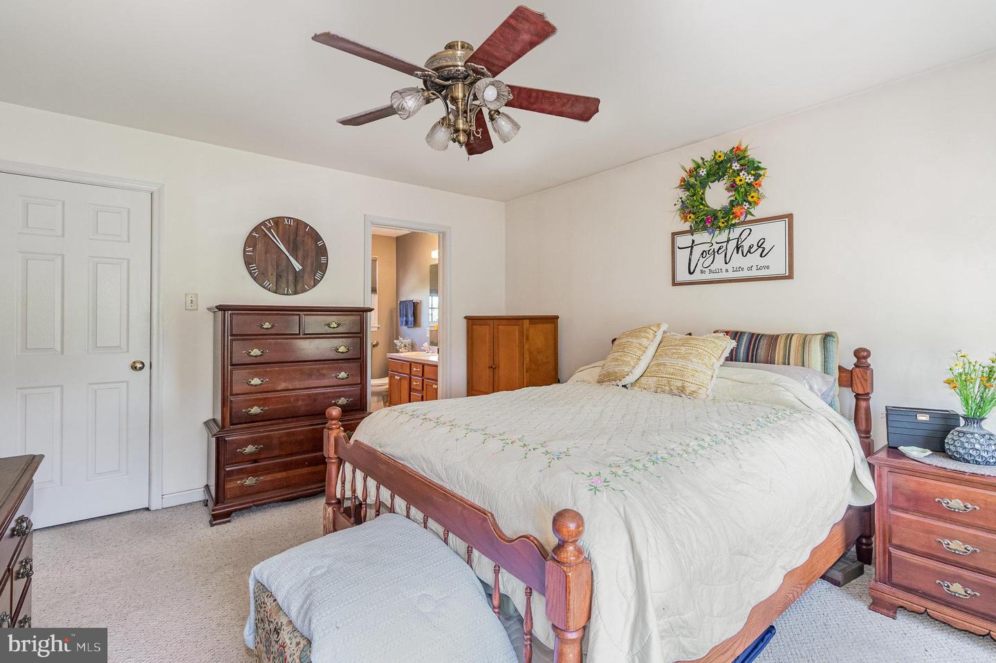 573 Old Farm Rd