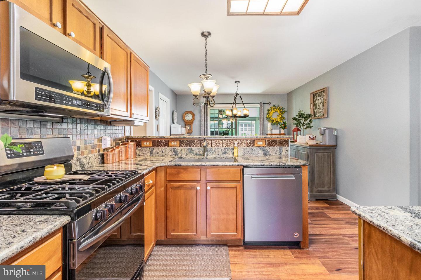 573 Old Farm Rd