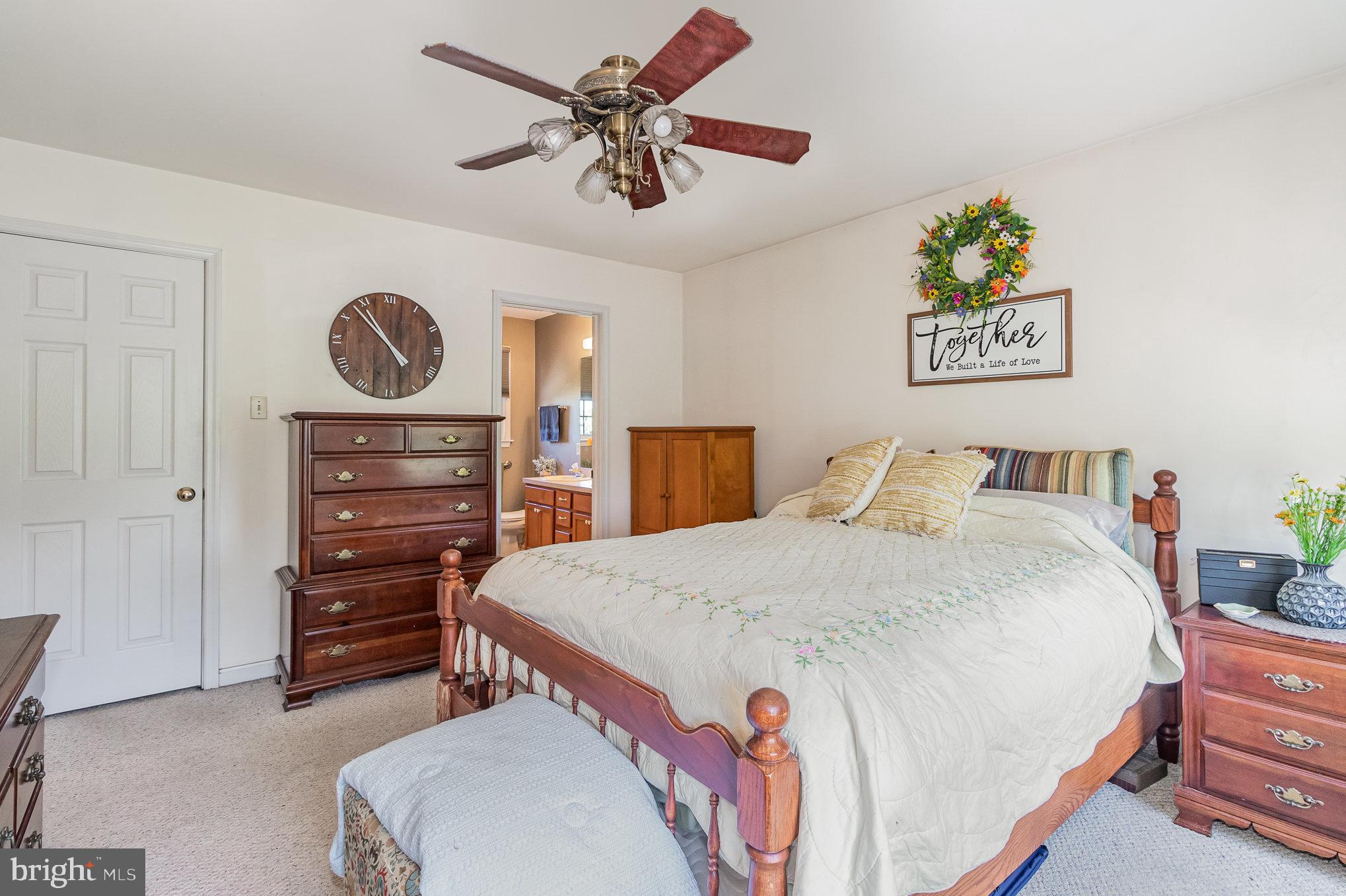 573 Old Farm Rd