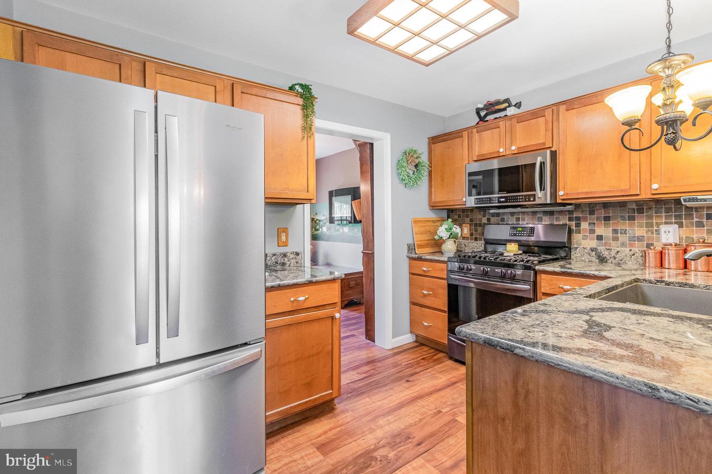 573 Old Farm Rd