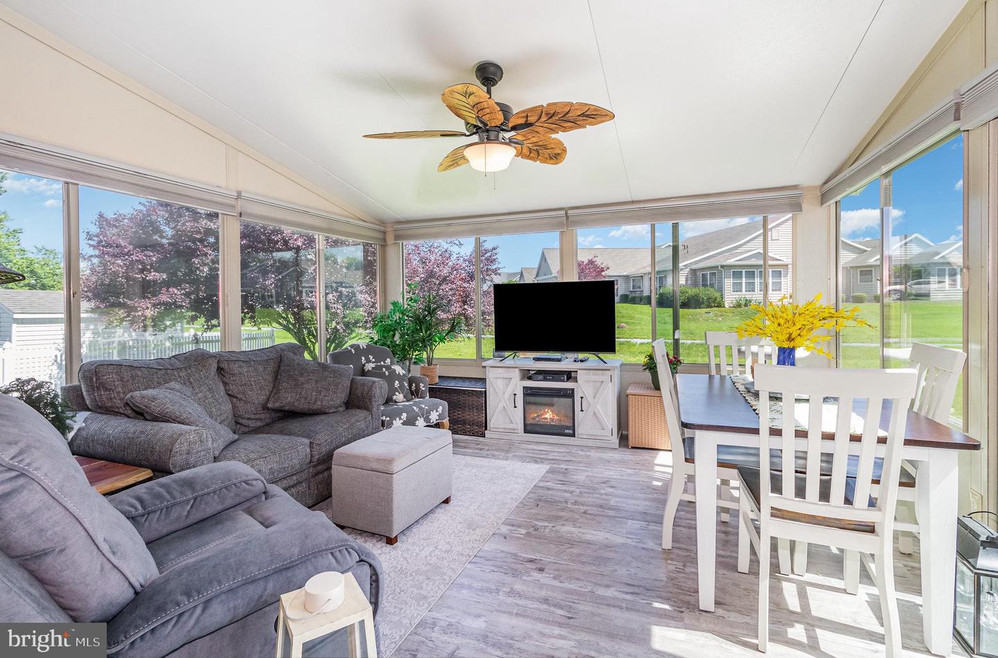 573 Old Farm Rd