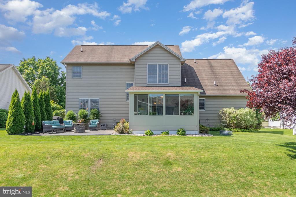 573 Old Farm Rd