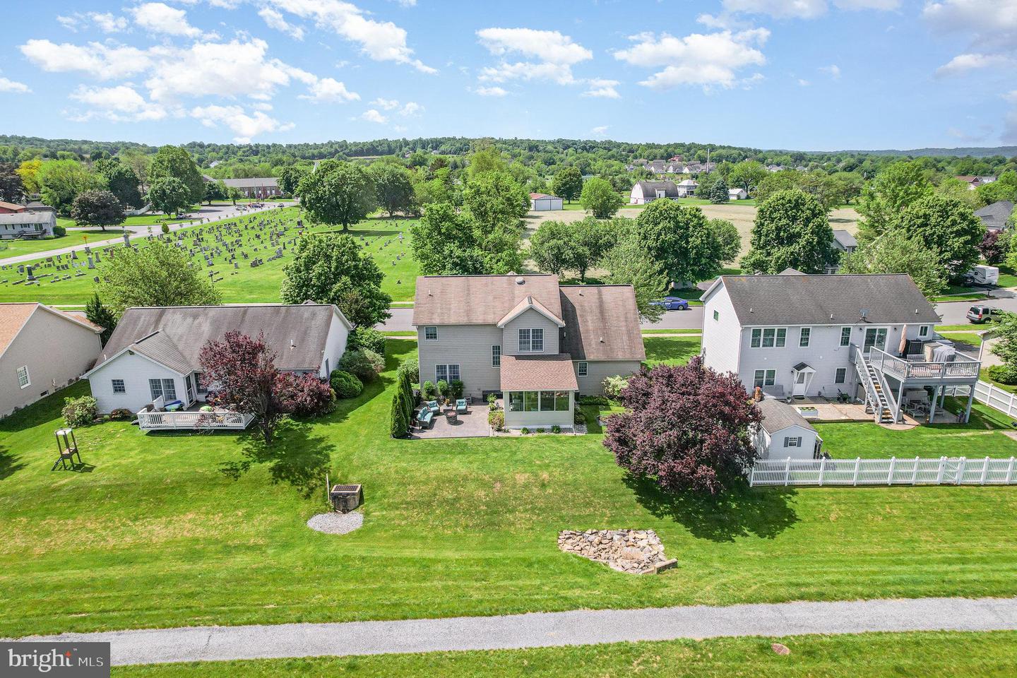 573 Old Farm Rd