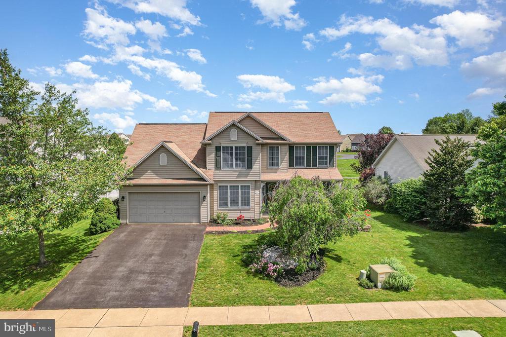 573 Old Farm Rd