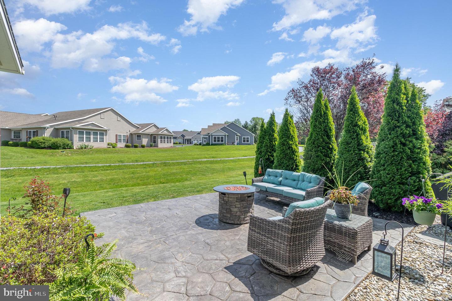 573 Old Farm Rd