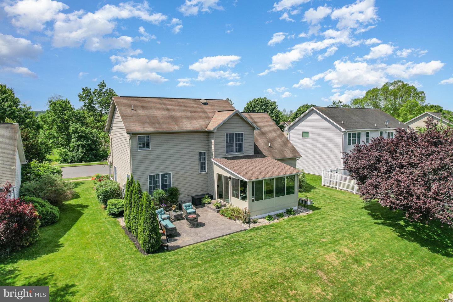 573 Old Farm Rd