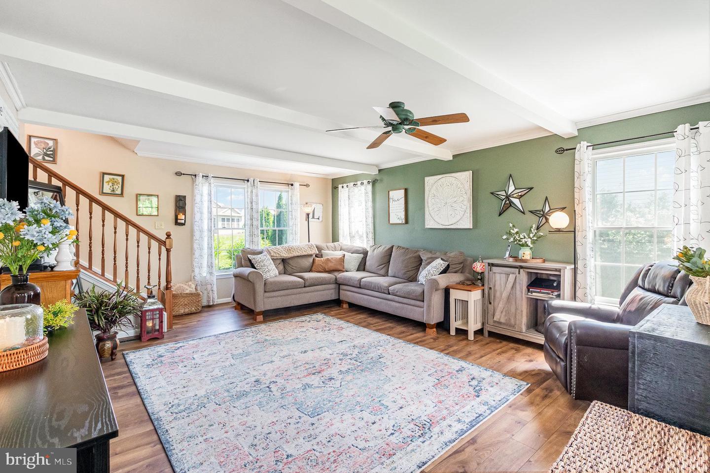 573 Old Farm Rd