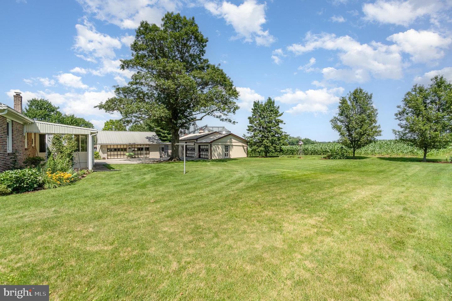 880 Hoffer Rd