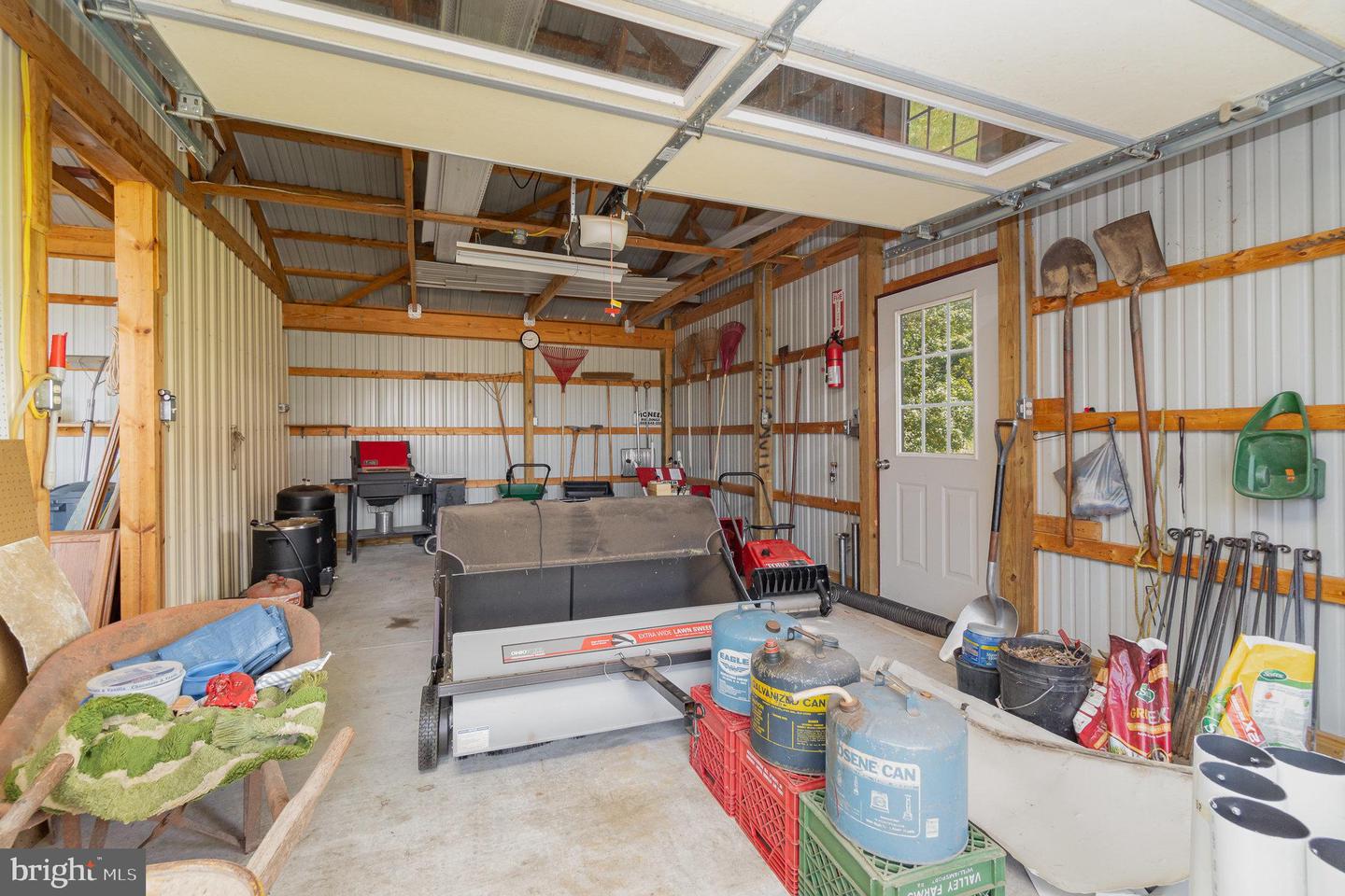 880 Hoffer Rd