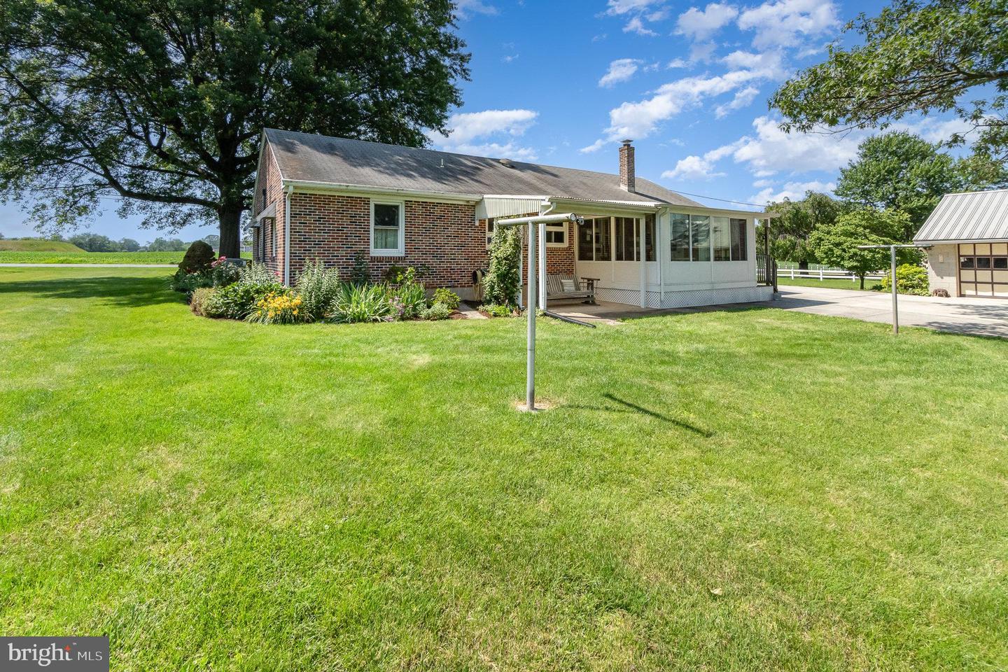 880 Hoffer Rd