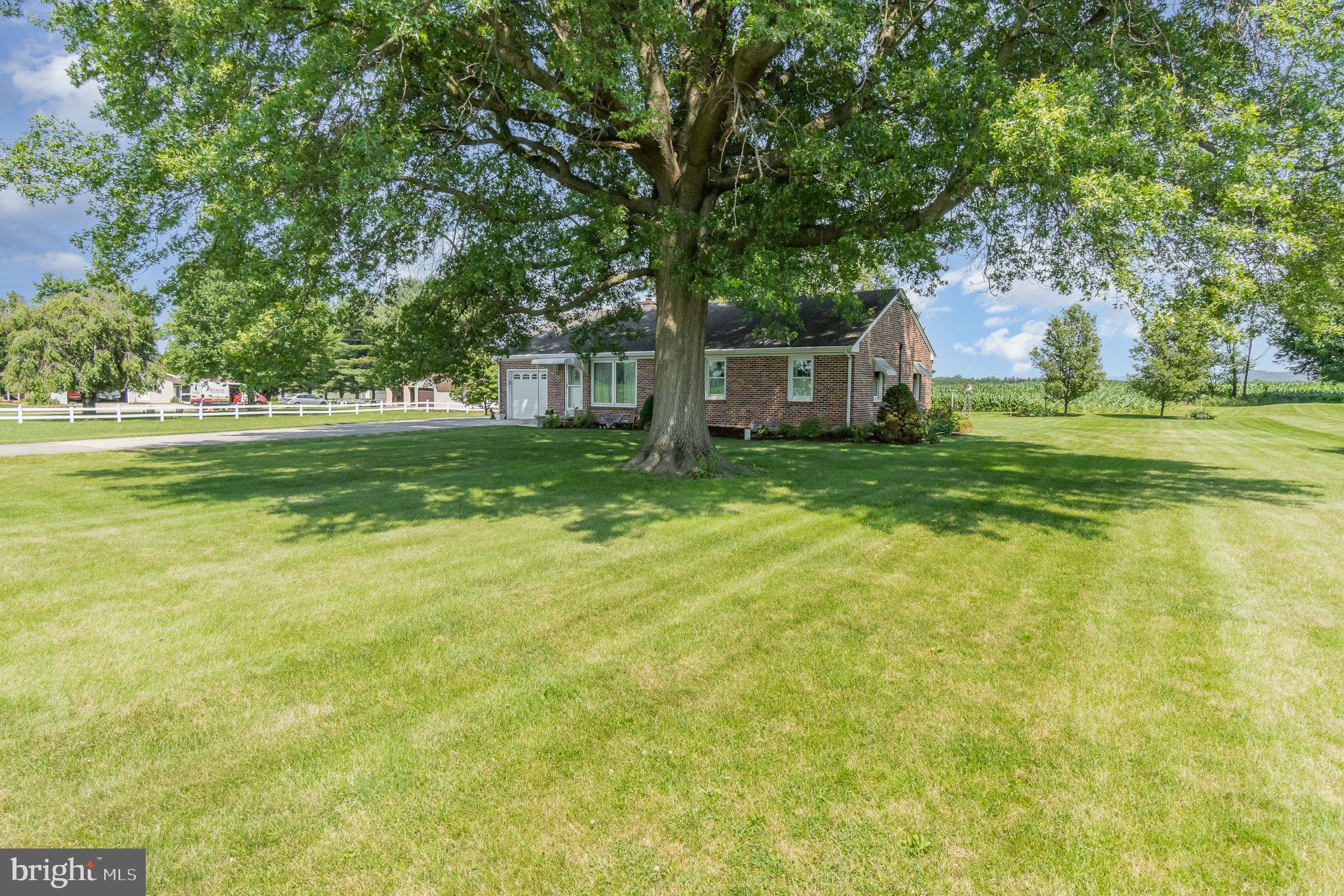 880 Hoffer Rd