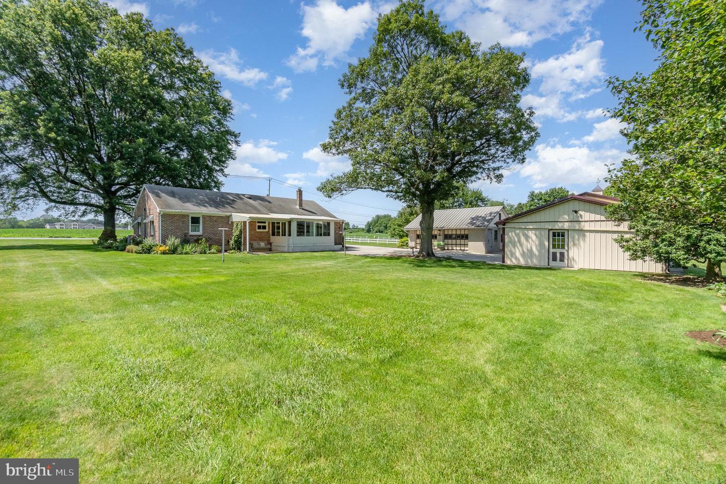 880 Hoffer Rd