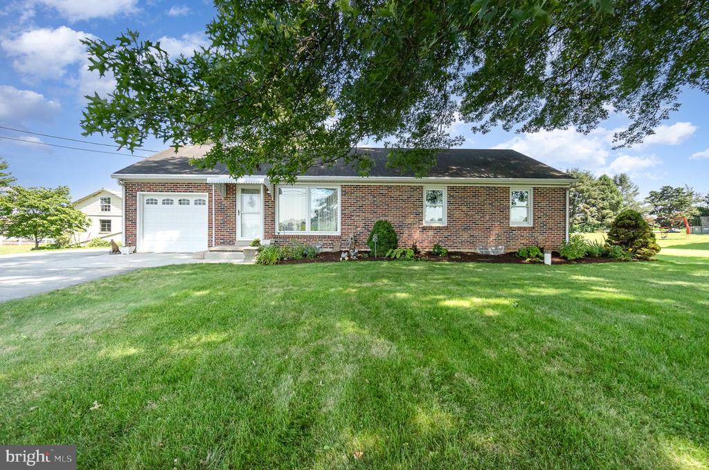 880 Hoffer Rd