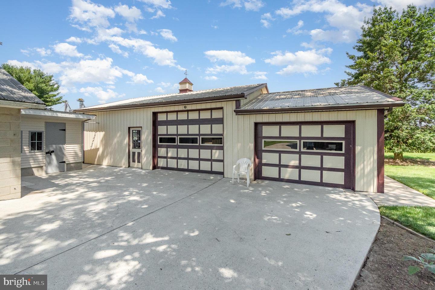880 Hoffer Rd