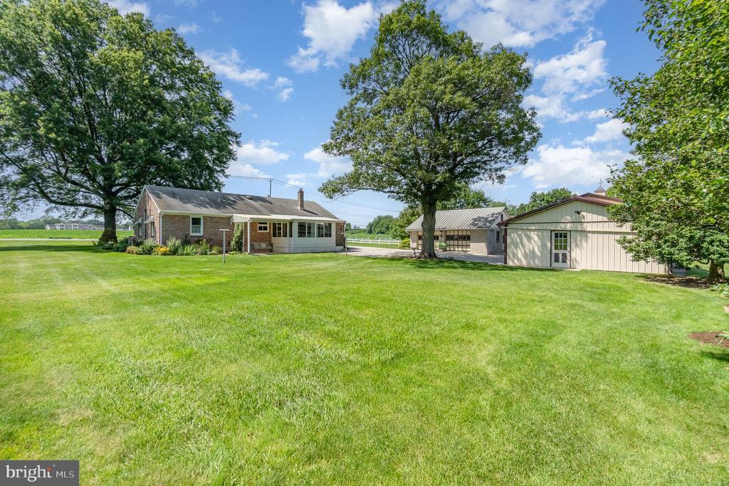 880 Hoffer Rd