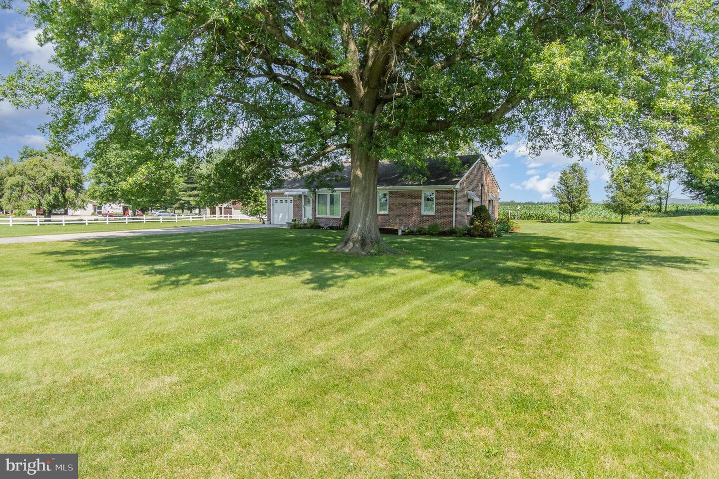 880 Hoffer Rd