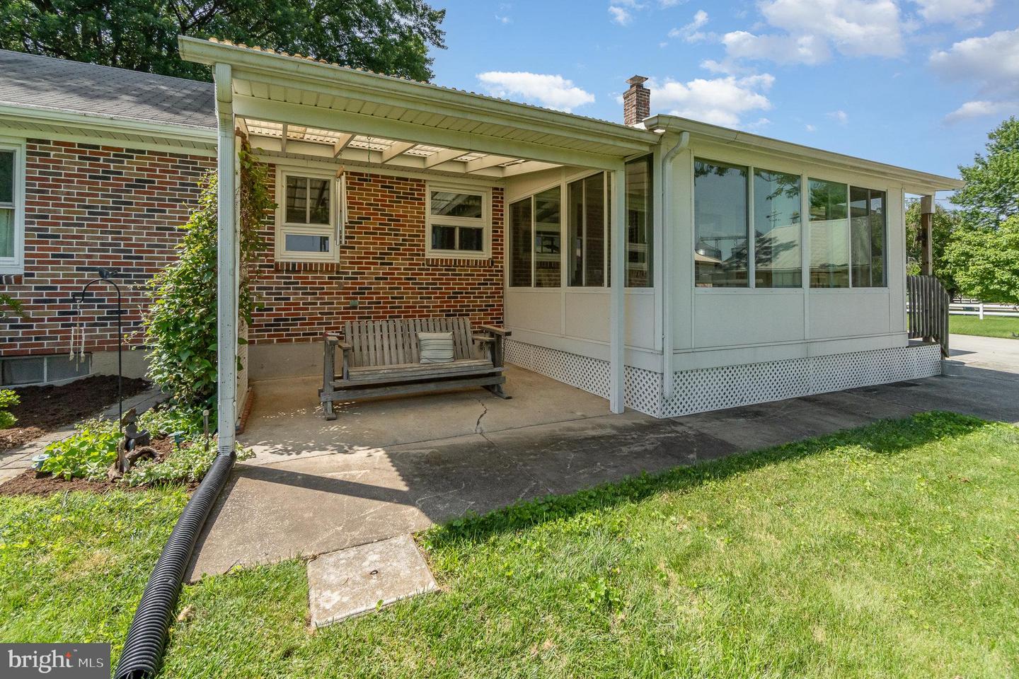 880 Hoffer Rd