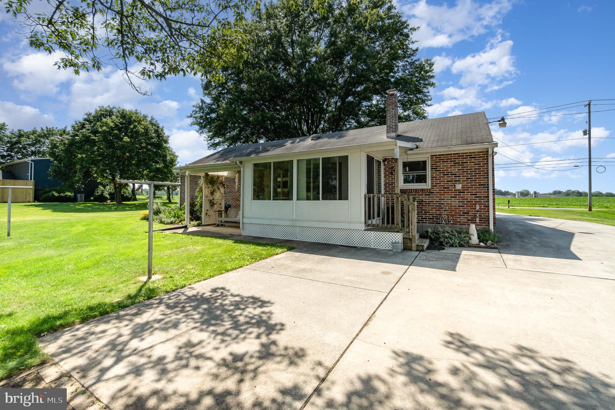 880 Hoffer Rd